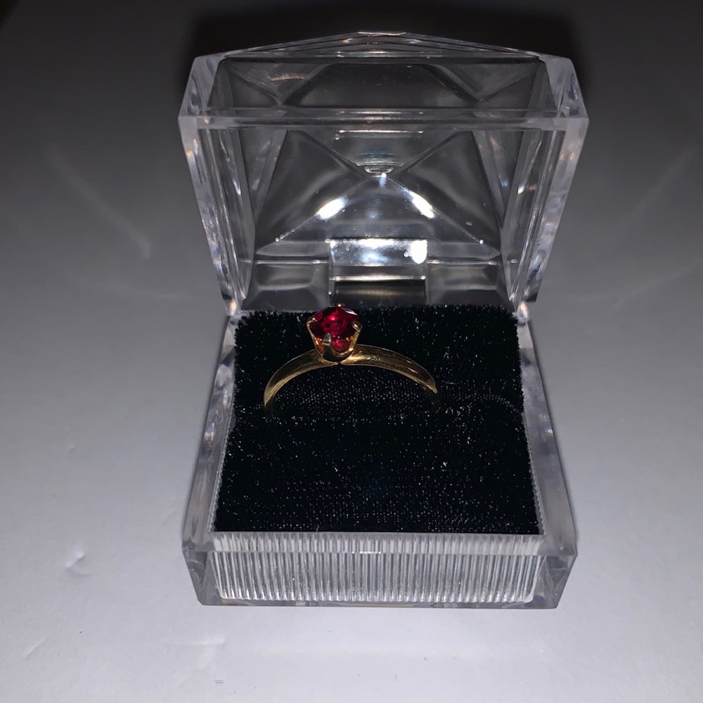 Faux gold and ruby ring size 8